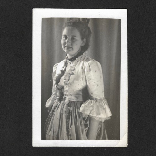 Jeune femme costume - , rococo