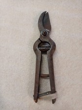 Ancien sécateur de vigneron /