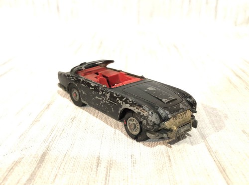 Mc1 corgi james - corgi, aston