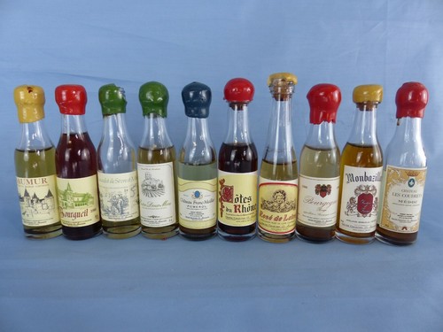 Lot mignonnettes vins - 10,