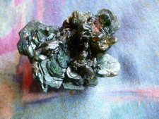 Clinochlore. Fleur de mica vert.  Secteur Ouest de Diako, Kayes, Mali