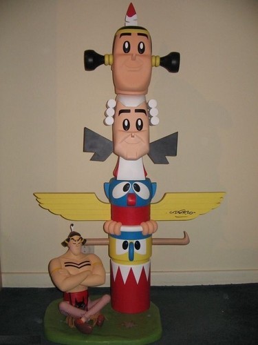 Totem polychrome emett - polychrome,