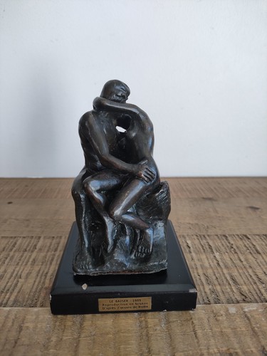 Sculpture statue bronze - statue,
