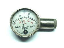 COLLECTION CONTROLEUR DE PRESSION MICHELIN & CIE FLORA CLERMONT FERRAND