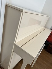 PIANO DROIT YAMAHA blanc