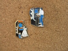 LOT 2 PINS JEU VIDEOS BORNE