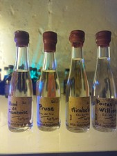 Lot 4 mignonnettes eaux-de-vie