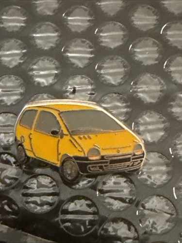 Pin voiture renault twingo - pin’s,