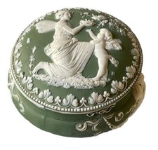 Bonbonnière biscuit German Jasperware Schäfer & Vater décor vert à l'Antique