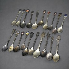 20 cuillères à collectionner vintage, argentées et émaillées?, blasons-monuments