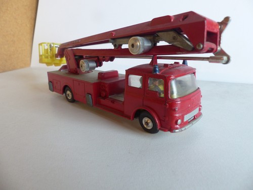Véhicules miniatures pompiers - véhicules,