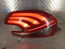 Feu arriere principal gauche