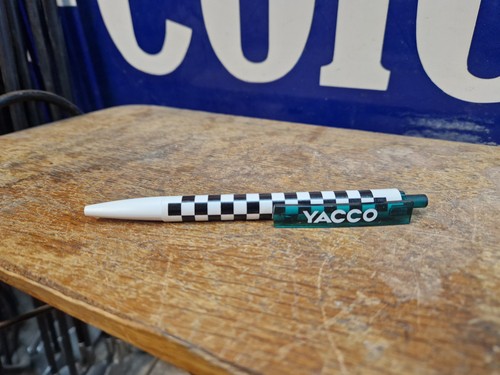 Nos crayon damier vert - vert, yacco