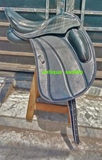 Selle de dressage en cuir à