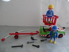 Playmobil assistants