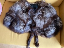 Fourrure épaule véritable