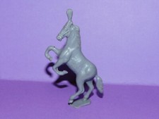 FIGURINE  LA ROCHE AUX FEES -