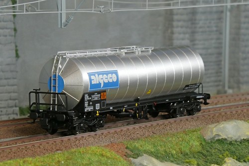 Wagon citerne isolé essieux - isolé,