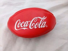 COCA COLA - PETIT BALLON MINIATURE RUGBY LONGUEUR 14 CM ENVIRON