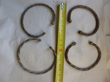 4 bracelets cuivre et alliage