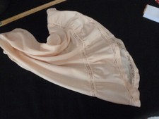 joli jupon  vintage jolie dentelle taille 36/38/40 taille élastique  ref 02109