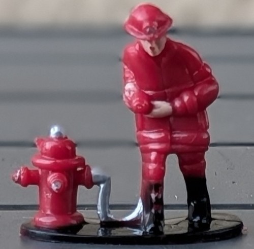 Figurine pompier avec bouche - avec, a