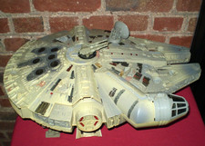 STAR WARS VAISSEAU FAUCON