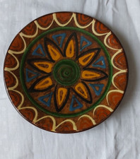 Assiette Puigdemont terre cuite vernissée motifs géométriques