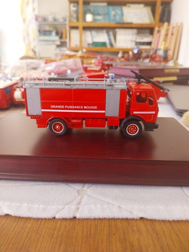 Mercedes grande puissance - 1/50,