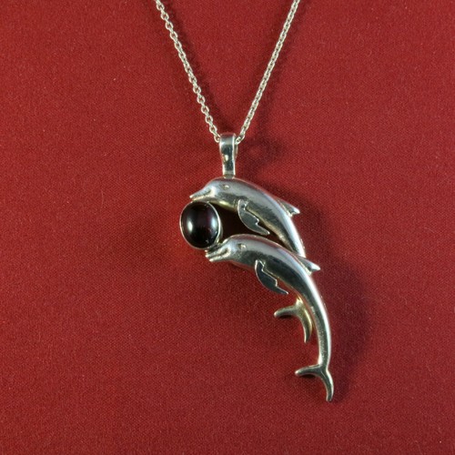 Pendentif dauphins serti - pendentif,