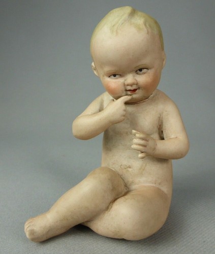 Figurine bebe assis doigt - bebe, en