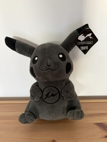 Peluche pikachu thunderbolt - peluche,