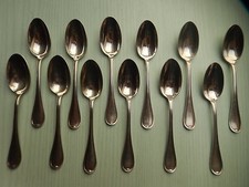 12 cuilleres à dessert metal