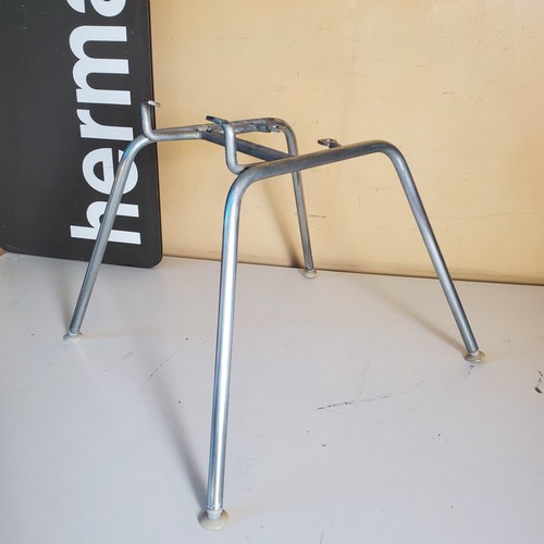 Herman miller eames base - miller,