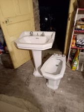lavabot et bidet ancien