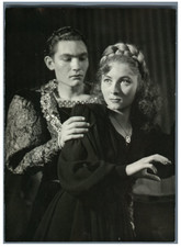 Paris, Mr. Lycan et Mlle