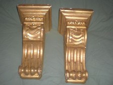 PAIRE DE CONSOLES D'APPLIQUES
