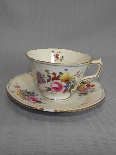 Tasse sous de - sa, sous-tasse