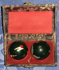 BOULES CHINOISES RELAXANTES MUSICALES ANTI STRESS AVEC SON ETUI 13X7,5X6CM