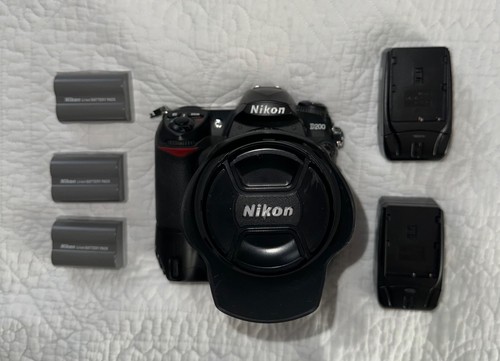 Nikon d200 bundle - nikon, with