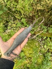 Grand Hameçon de pêche en plomb et fer à deux Pointes & Poisson & 19 Eme Siècle