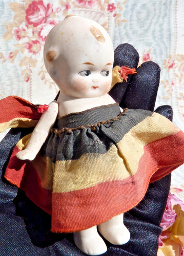 Ancienne petite poupée - ancienne,