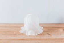 Abat-Jour Vintage Tulipe Blanc Opaque en Verre Épais Petite Taille