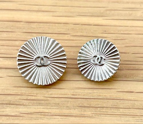 Lot boutons chanel - de,