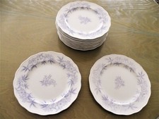12 assiettes anciennes porcelaine royale anglaise Balmoral décors: fleurs parme