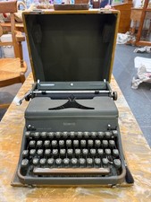 Machine à écrire vintage