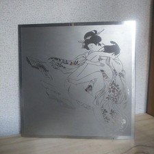 Assiette murale japonaise en métal Ukiyo-e 7,9 po décor femme chat