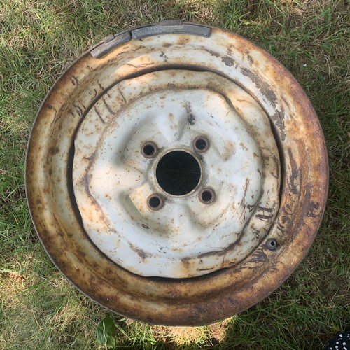 Triumph herald 1200 - 1200, steel
