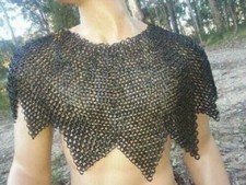 Chevalier médiéval armure en cotte de mailles Aventail plat riveté motif...