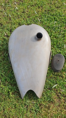 Réservoir moto ancienne